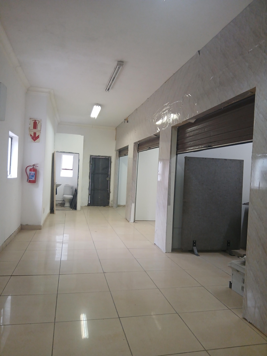 To Let commercial Property for Rent in Zinniaville North West